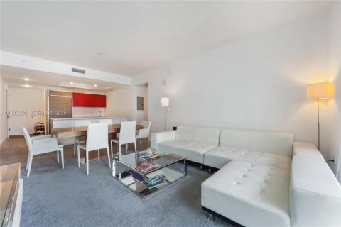 Condo in Miami, Florida, 2 bedrooms № 1991387 - photo 16