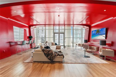 Condo in Miami, Florida, 2 bedrooms № 1991387 - photo 29