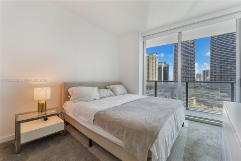 Condo in Miami, Florida, 2 bedrooms № 1991387 - photo 9