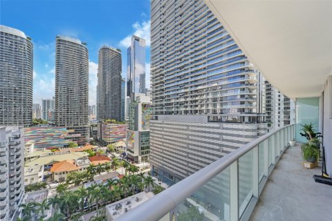 Condo in Miami, Florida, 2 bedrooms № 1991387 - photo 20