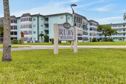 Condominio en Lauderdale Lakes, Florida, 2 dormitorios № 2334712