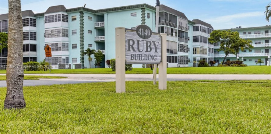 Condominio en Lauderdale Lakes, Florida, 2 dormitorios  № 2334712