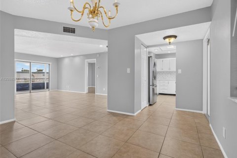 Condominio en venta en Lauderdale Lakes, Florida, 2 dormitorios, 102.38 m2 № 2334712 - foto 20