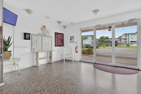 Condominio en venta en Lauderdale Lakes, Florida, 2 dormitorios, 102.38 m2 № 2334712 - foto 30