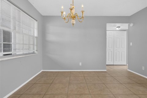 Condominio en venta en Lauderdale Lakes, Florida, 2 dormitorios, 102.38 m2 № 2334712 - foto 17