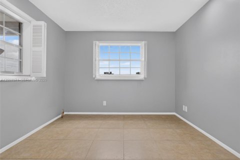 Condominio en venta en Lauderdale Lakes, Florida, 2 dormitorios, 102.38 m2 № 2334712 - foto 12
