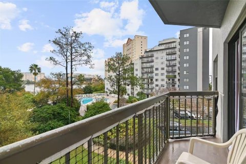 Copropriété à vendre à Orlando, Floride: 2 chambres, 53.7 m2 № 2207323 - photo 11