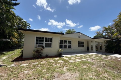 Casa en venta en Fort Lauderdale, Florida, 3 dormitorios, 121.33 m2 № 1854734 - foto 1
