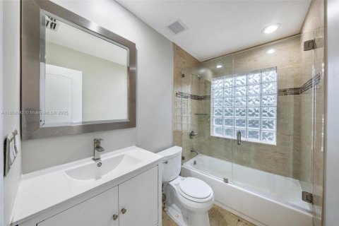 Casa en venta en Fort Lauderdale, Florida, 3 dormitorios, 121.33 m2 № 1854734 - foto 23