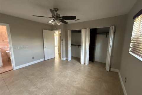 Casa en venta en Fort Lauderdale, Florida, 3 dormitorios, 121.33 m2 № 1854734 - foto 10