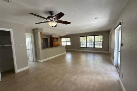 Casa en venta en Fort Lauderdale, Florida, 3 dormitorios, 121.33 m2 № 1854734 - foto 3