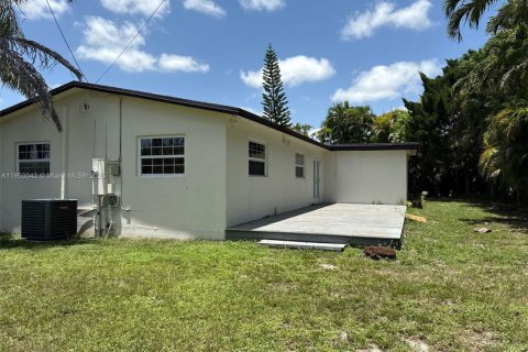 Casa en venta en Fort Lauderdale, Florida, 3 dormitorios, 121.33 m2 № 1854734 - foto 16