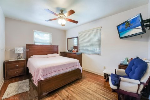 House in Miami, Florida 2 bedrooms, 78.97 sq.m. № 2044122 - photo 9