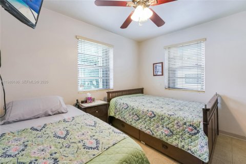 House in Miami, Florida 2 bedrooms, 78.97 sq.m. № 2044122 - photo 11