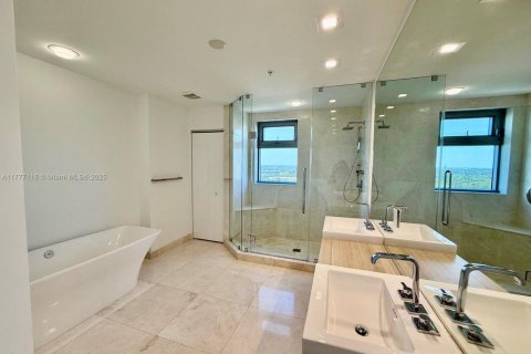 Condominio en venta en North Miami Beach, Florida, 2 dormitorios, 163.14 m2 № 1862676 - foto 9
