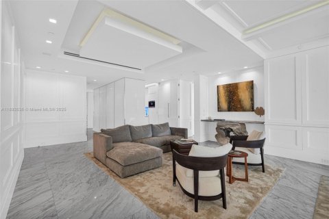 Condo in Bal Harbour, Florida, 3 bedrooms  № 1945030 - photo 15