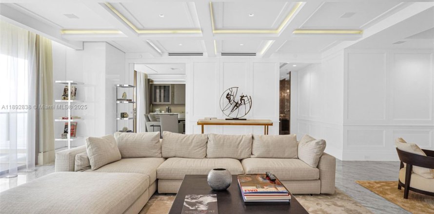 Condo in Bal Harbour, Florida, 3 bedrooms № 1945030