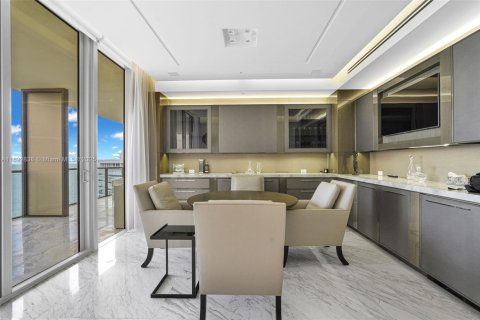Condo in Bal Harbour, Florida, 3 bedrooms  № 1945030 - photo 18