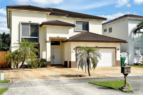 Villa ou maison à vendre à Miami, Floride: 4 chambres, 207.73 m2 № 1730577 - photo 1