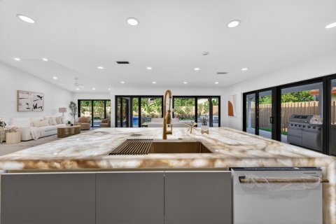House in Boca Raton, Florida 3 bedrooms, 179.21 sq.m. № 2087476 - photo 8