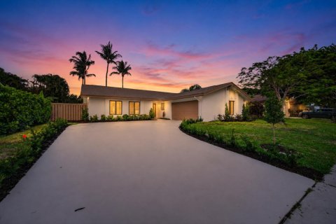 House in Boca Raton, Florida 3 bedrooms, 179.21 sq.m. № 2087476 - photo 2