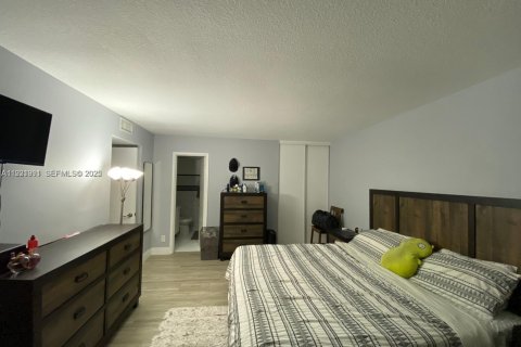 Copropriété à louer à Plantation, Floride: 2 chambres, 94.85 m2 № 1990552 - photo 13