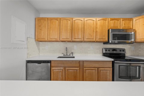 Condominio en alquiler en Plantation, Florida, 2 dormitorios, 94.85 m2 № 1990552 - foto 19