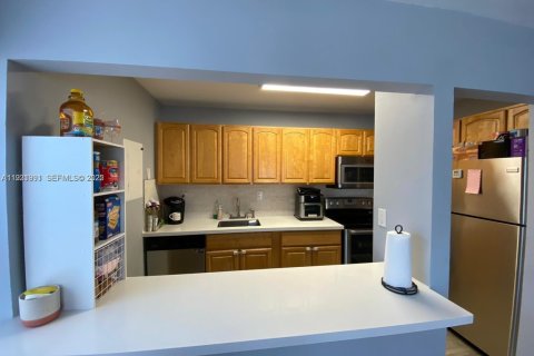 Copropriété à louer à Plantation, Floride: 2 chambres, 94.85 m2 № 1990552 - photo 8