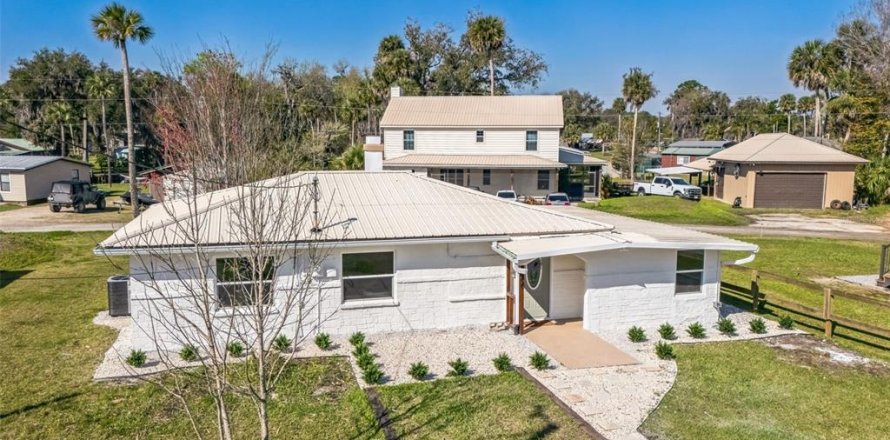 House in Fort MC Coy, Florida 3 bedrooms, 117.61 sq.m. № 2213853