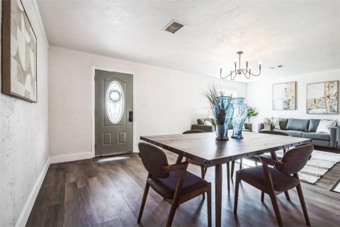 House in Fort MC Coy, Florida 3 bedrooms, 117.61 sq.m. № 2213853 - photo 6