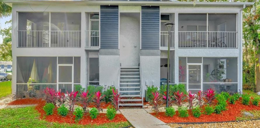 Condo à Sanford, Floride, 2 chambres  № 2095678