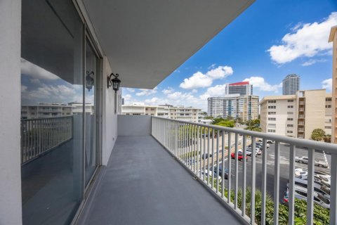Купить кондоминиум в Халландейл-Бич, Флорида 3 комнаты, 119.66м2, № 2187962 - фото 25