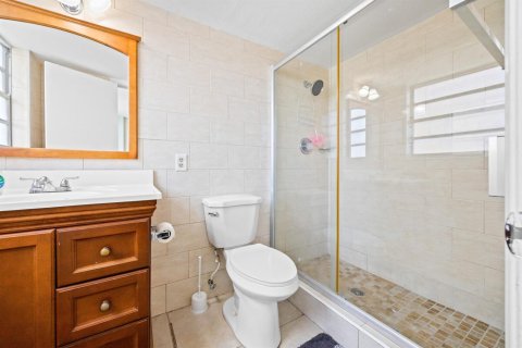 Купить кондоминиум в Халландейл-Бич, Флорида 3 комнаты, 119.66м2, № 2187962 - фото 11
