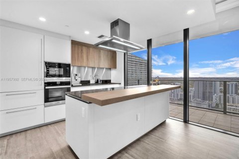 Снять в аренду кондоминиум в Майами, Флорида 2 спальни, 125.98м2, № 2019647 - фото 17