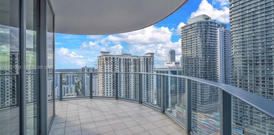 Кондоминиум с 2 спальнями в Майами, Флорида № 2019647