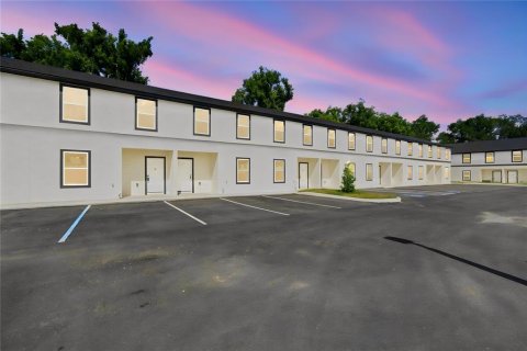 Touwnhouse à Bartow, Floride 4 chambres, 126.9 m2 № 2353485