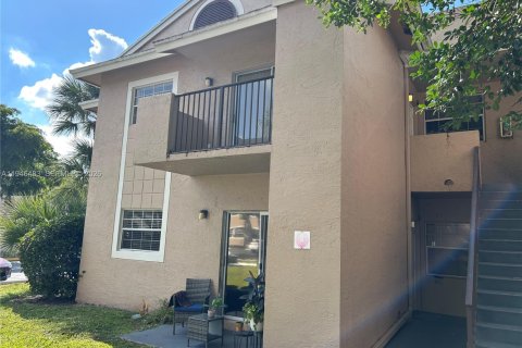 Кондоминиум с 2 спальнями в Пемброк-Пайнс, Флорида № 2002788