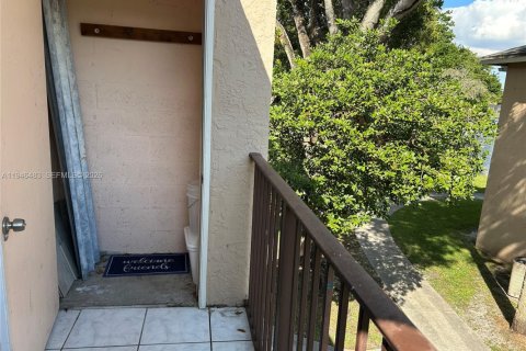 Купить кондоминиум в Пемброк-Пайнс, Флорида 2 спальни, 79.34м2, № 2002788 - фото 13