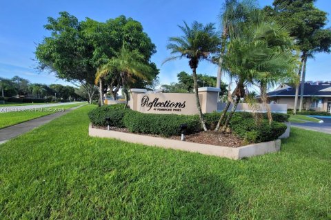 Купить кондоминиум в Пемброк-Пайнс, Флорида 2 спальни, 79.34м2, № 2002788 - фото 18