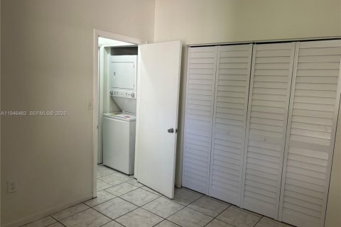 Купить кондоминиум в Пемброк-Пайнс, Флорида 2 спальни, 79.34м2, № 2002788 - фото 8