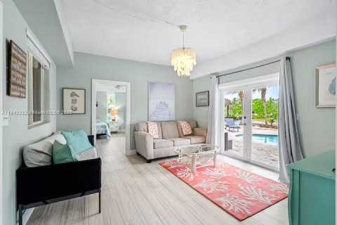House in Key Largo, Florida 4 bedrooms, 139.35 sq.m. № 1836187 - photo 21