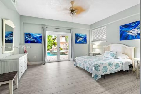 House in Key Largo, Florida 4 bedrooms, 139.35 sq.m. № 1836187 - photo 23