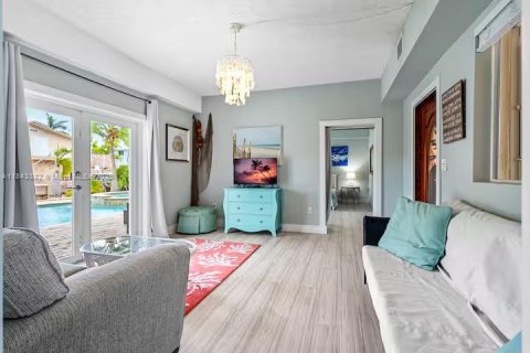 House in Key Largo, Florida 4 bedrooms, 139.35 sq.m. № 1836187 - photo 20