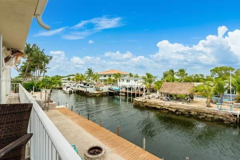 House in Key Largo, Florida 4 bedrooms, 139.35 sq.m. № 1836187 - photo 8
