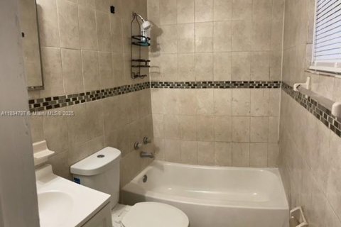 House in Fort Lauderdale, Florida 1 bedroom № 1949300 - photo 6
