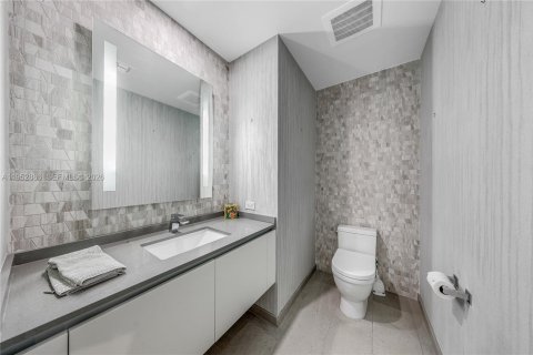 Купить кондоминиум в Майами, Флорида 2 спальни, 129.6м2, № 2153219 - фото 16