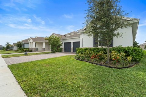 House in Clermont, Florida 4 bedrooms, 268.02 sq.m. № 1915191 - photo 2