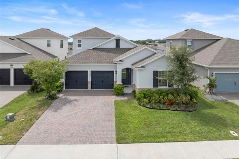House in Clermont, Florida 4 bedrooms, 268.02 sq.m. № 1915191 - photo 4