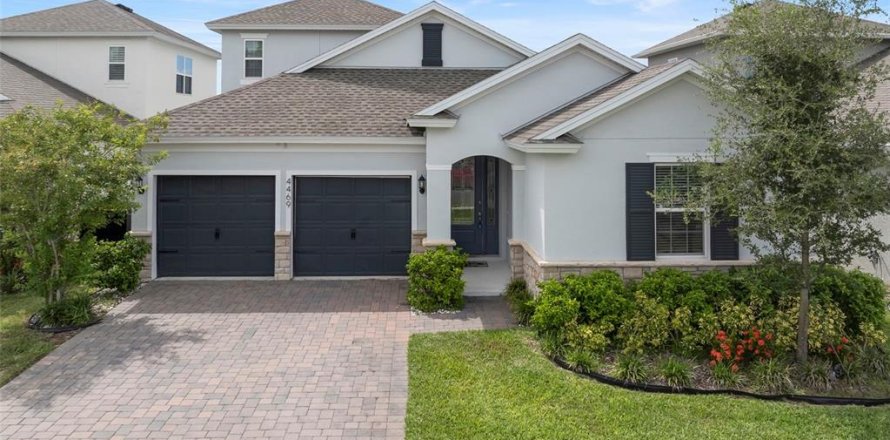 House in Clermont, Florida 4 bedrooms, 268.02 sq.m. № 1915191