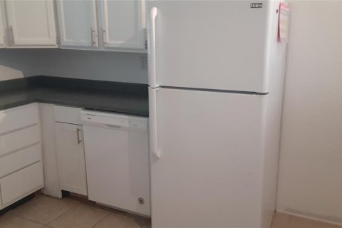 House in Daytona Beach, Florida 3 bedrooms, 112.6 sq.m. № 1915928 - photo 4